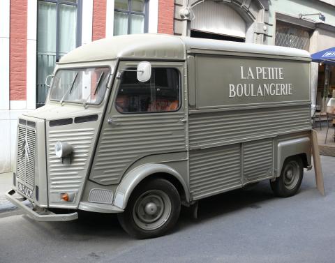 citroen_type_h_la_petite_boulangerie.jpg